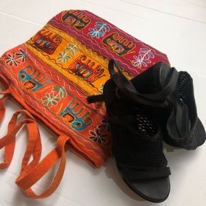 OSKLEN Raw Silk & Suede Black Platform Wedges